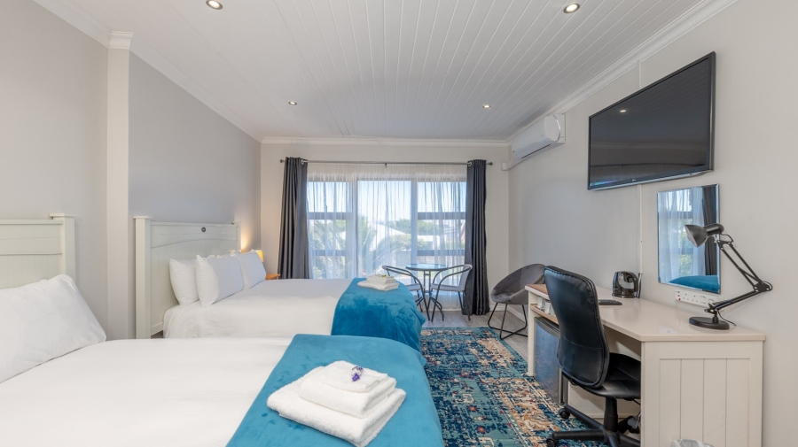 9 Bedroom Property for Sale in Struisbaai Western Cape